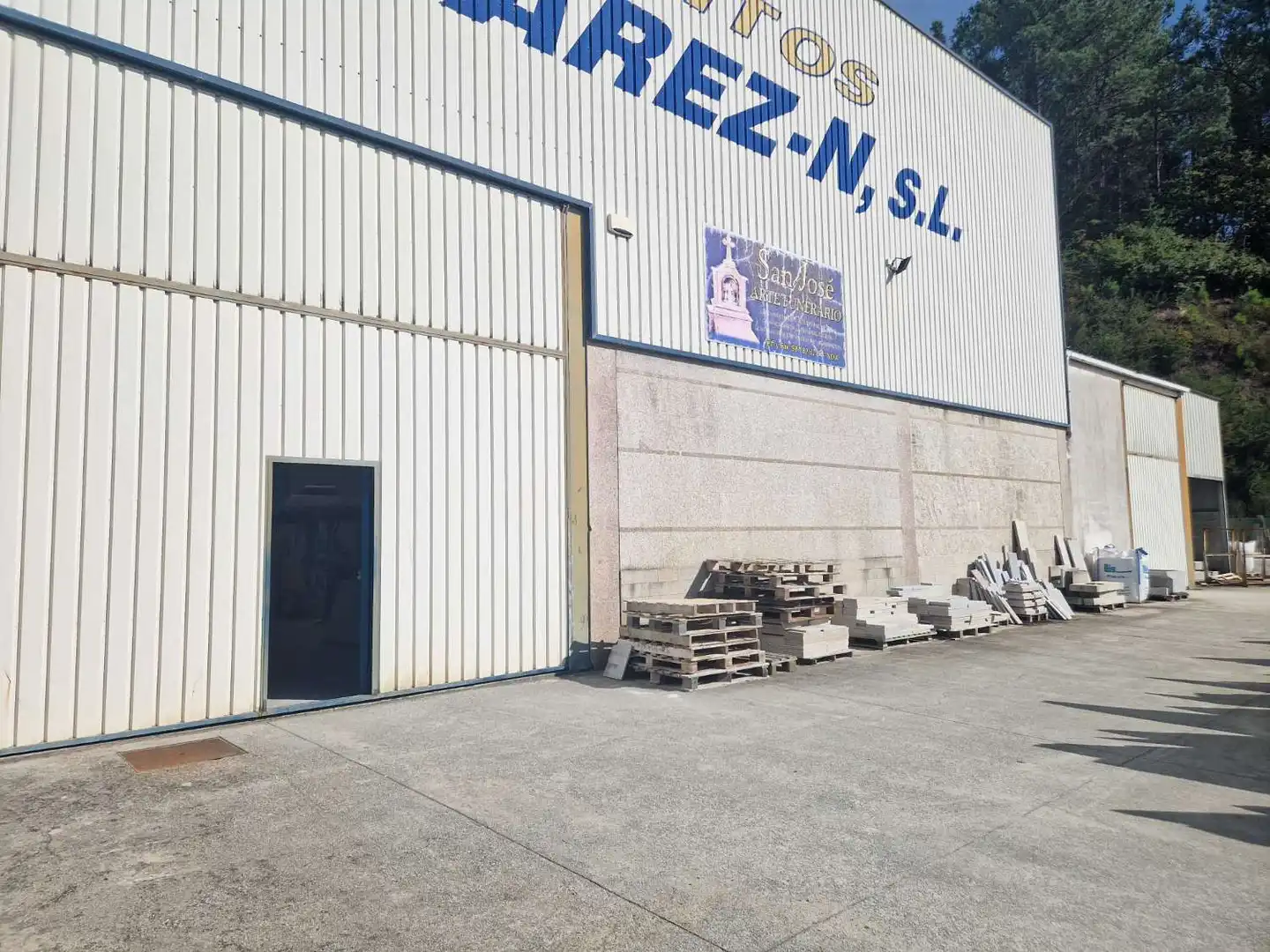 Exterior view of Industrial buildings for rent in Noia