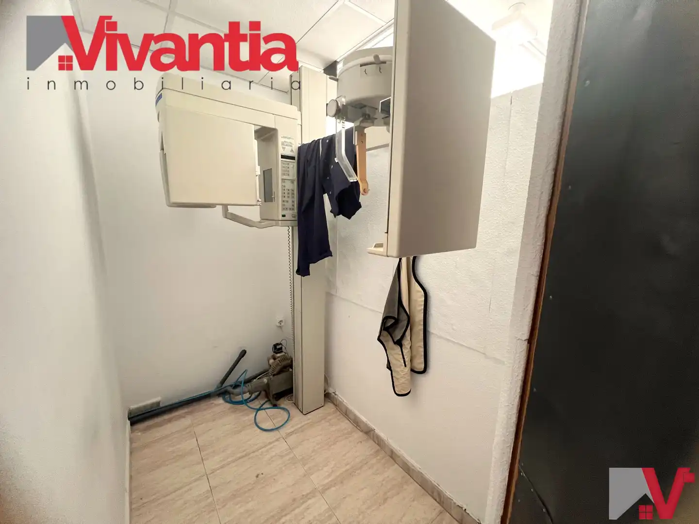 Büro zum Verkauf in Lorca mit Klimaanlage und Möbliert