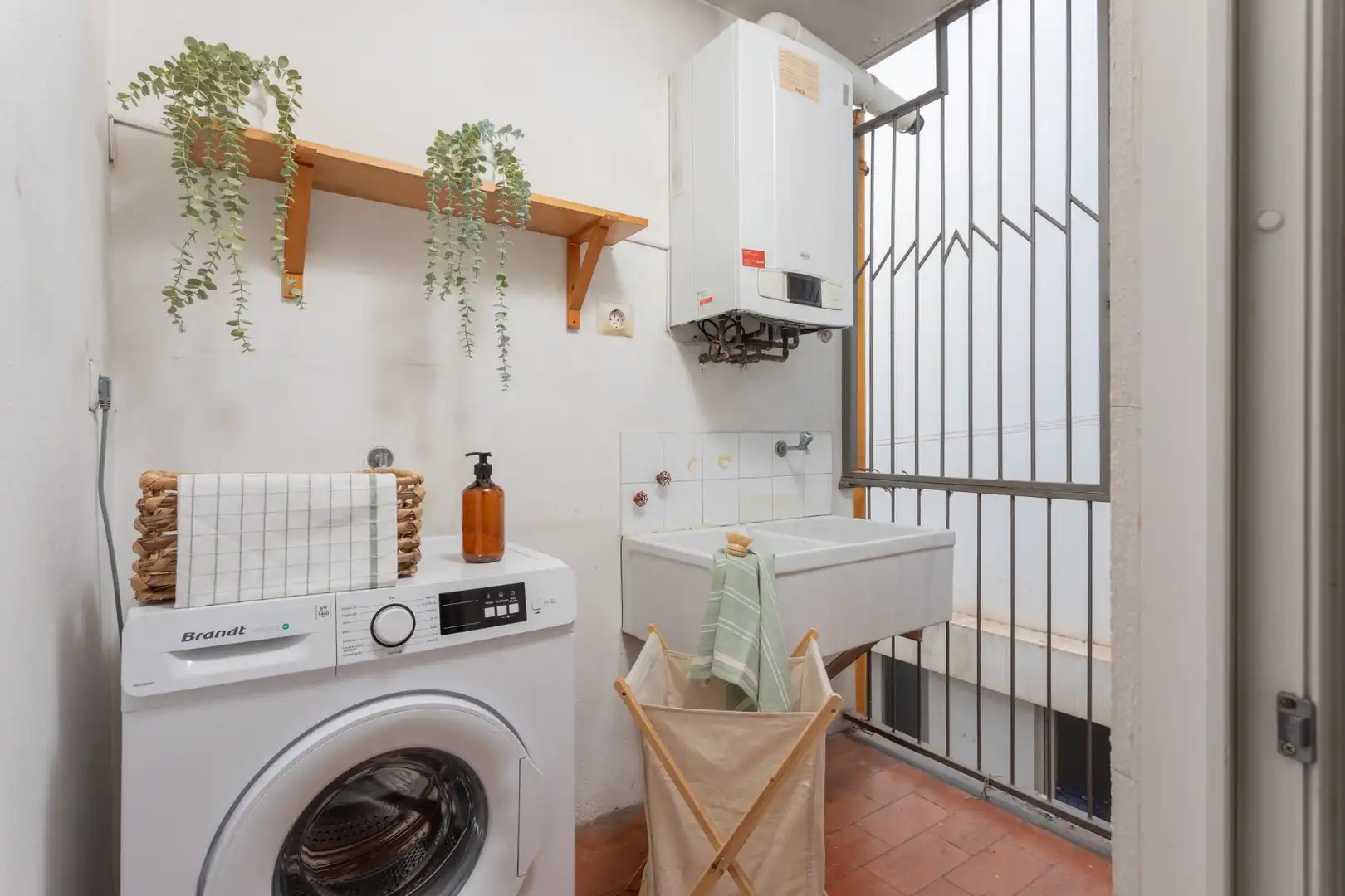 Schlafzimmer von Dachboden zum Verkauf in Girona mit Klimaanlage, Heizung und Terrasse