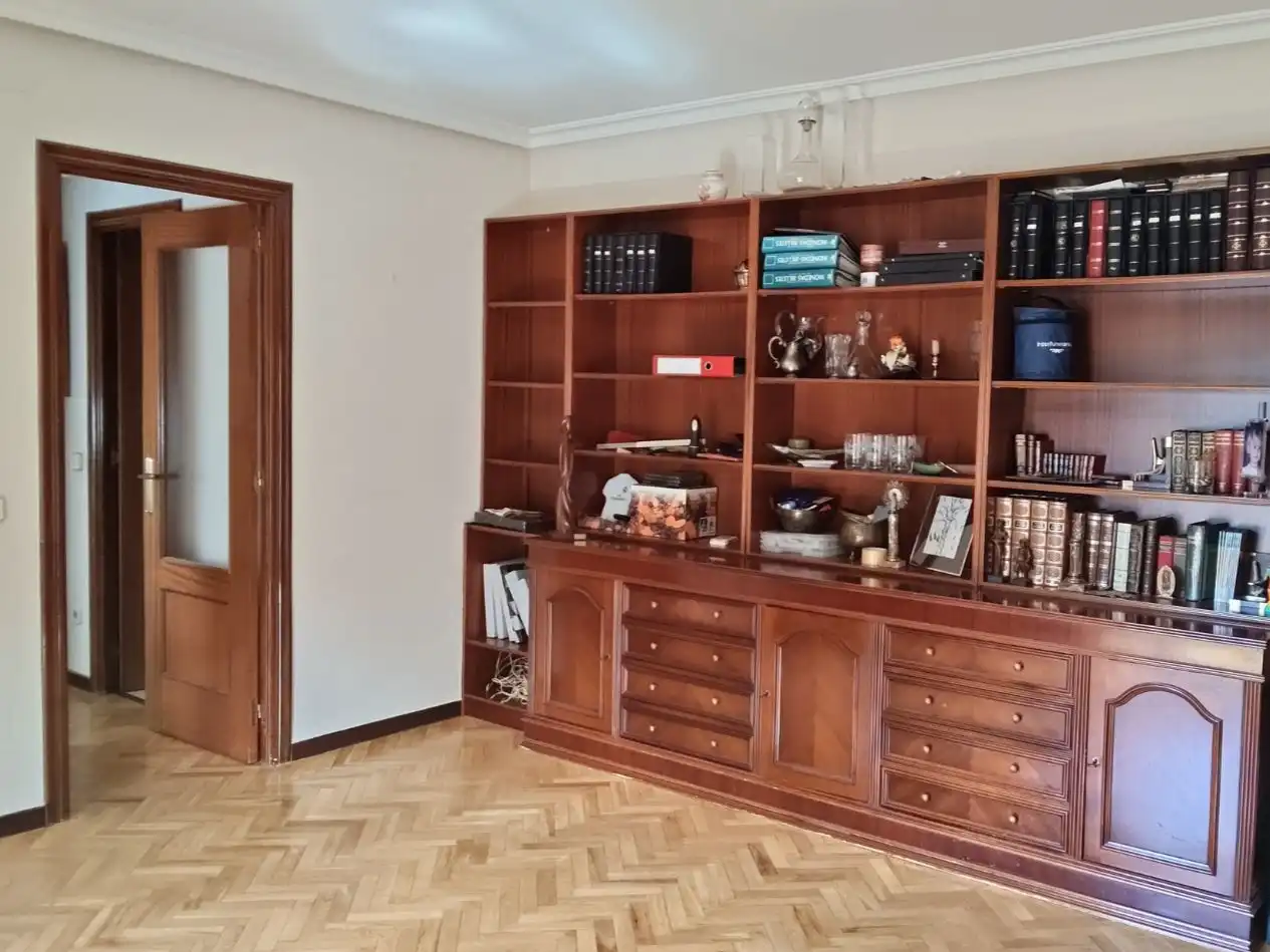 Sala d'estar de Pis en venda en  Madrid Capital amb Aire condicionat i Terrassa