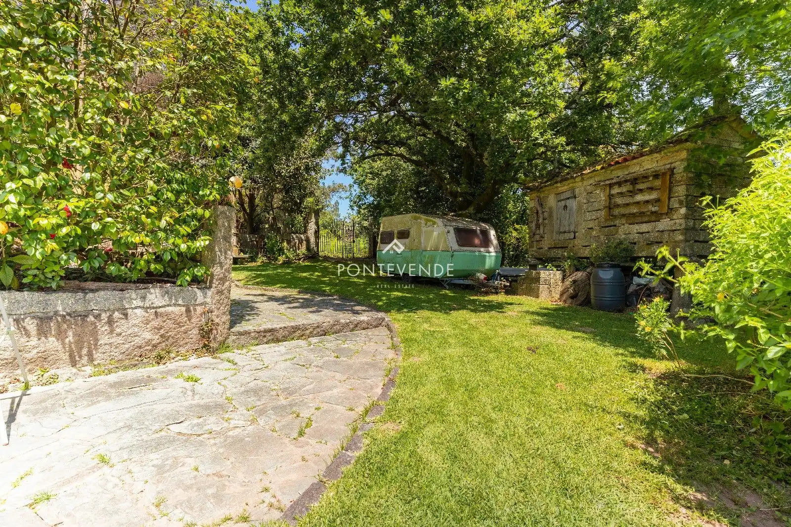 Casa o xalet en venda en Pontevedra Capital  amb Terrassa, Traster i Piscina