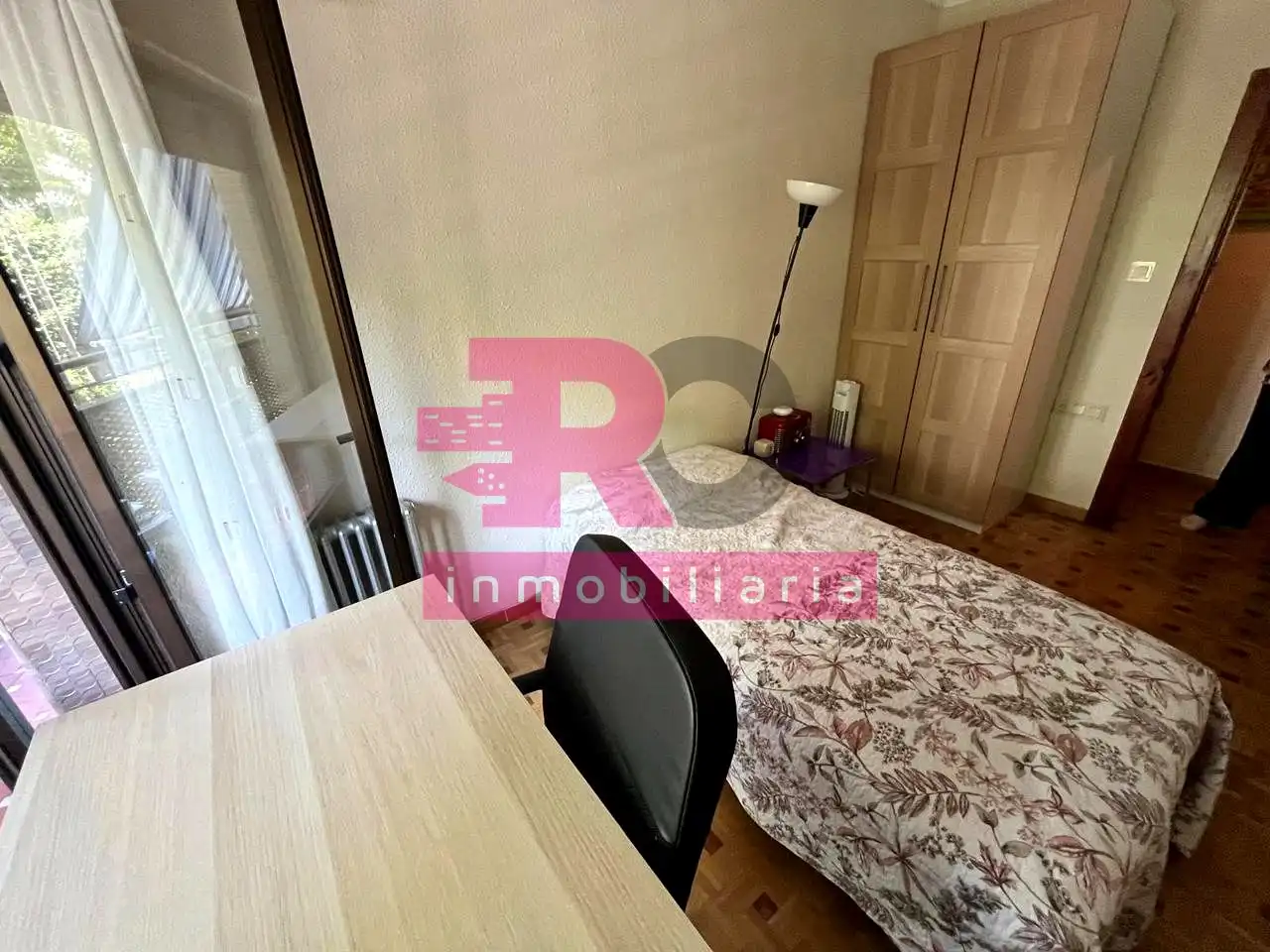 Flat for rent in Salesas