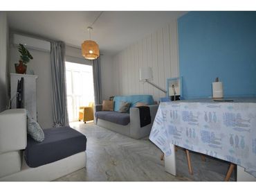 Piso con balcón en venta en Calle Sorolla 1