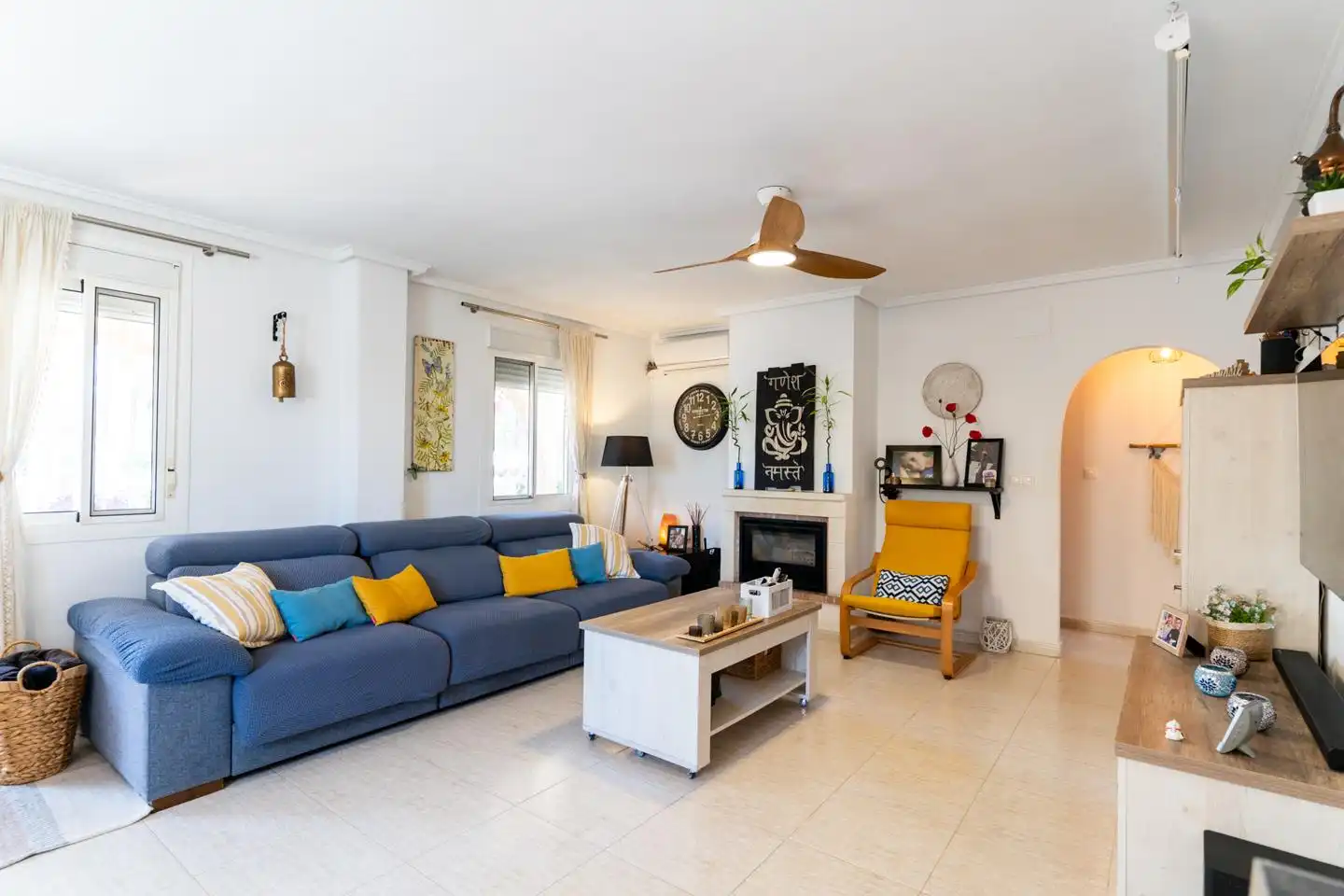 Wohnzimmer von Haus oder Chalet zum Verkauf in Santa Pola mit Klimaanlage, Privatgarten und Terrasse