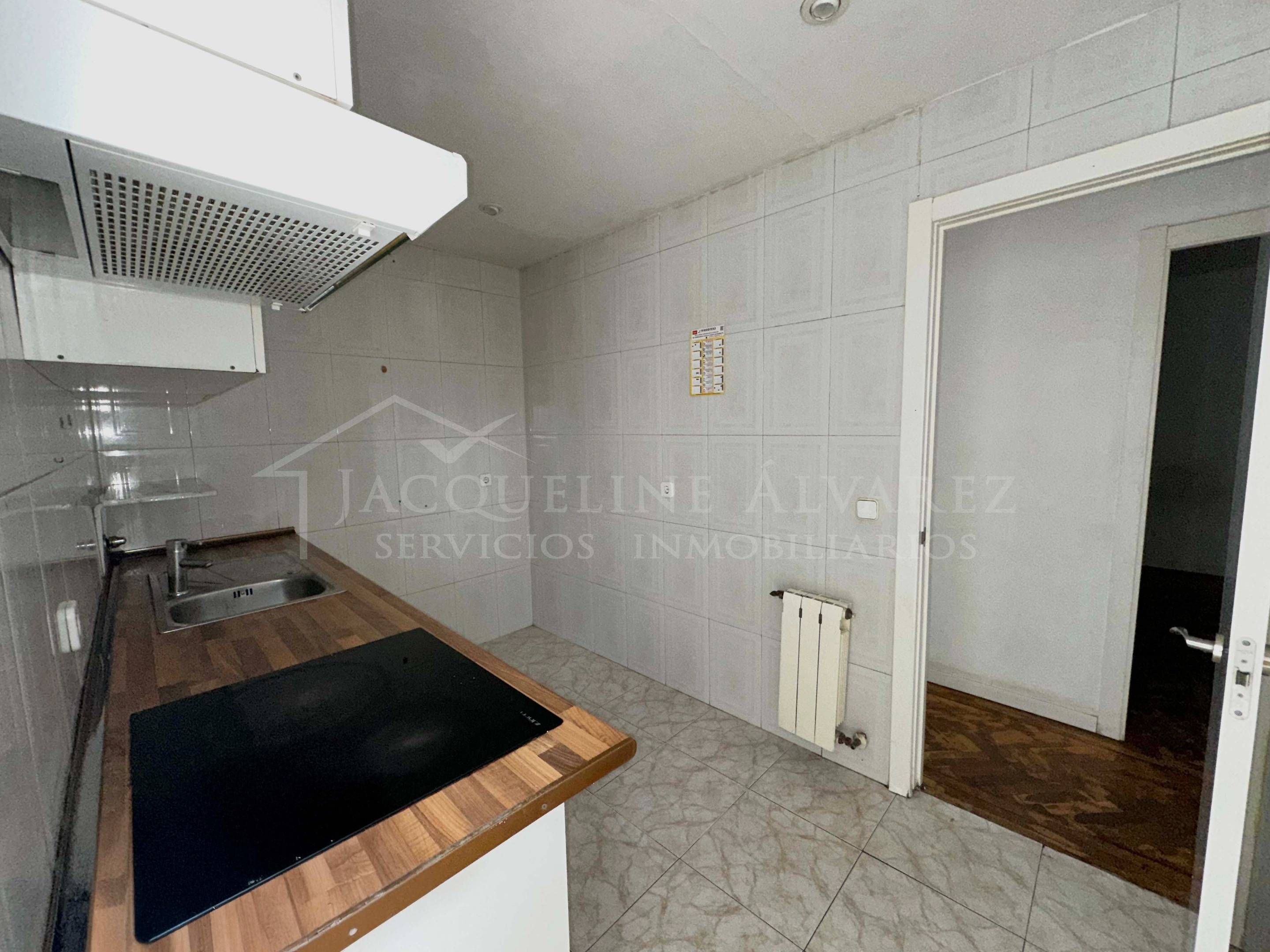 Kitchen of Flat for sale in Parla  with Parquet flooring