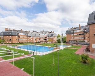 Vista exterior de Pis en venda en Majadahonda amb Calefacció, Terrassa i Traster