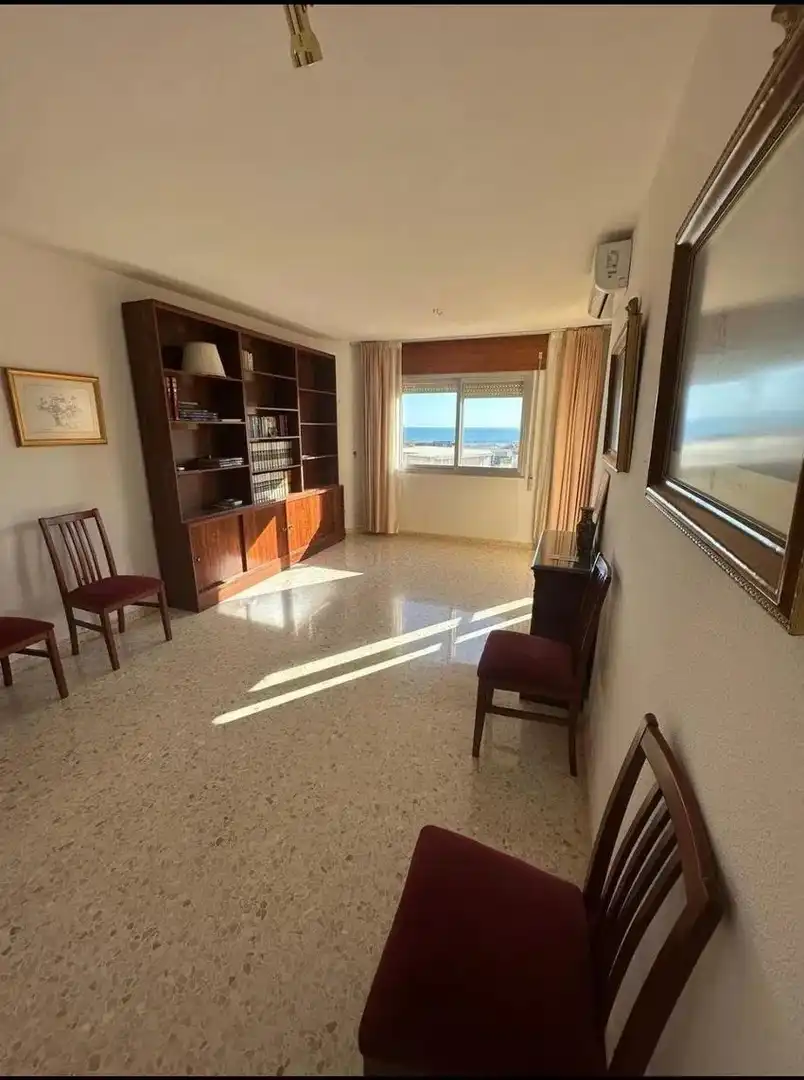 Sala d'estar de Apartament en venda en Rincón de la Victoria amb Terrassa, Balcó i Piscina comunitària