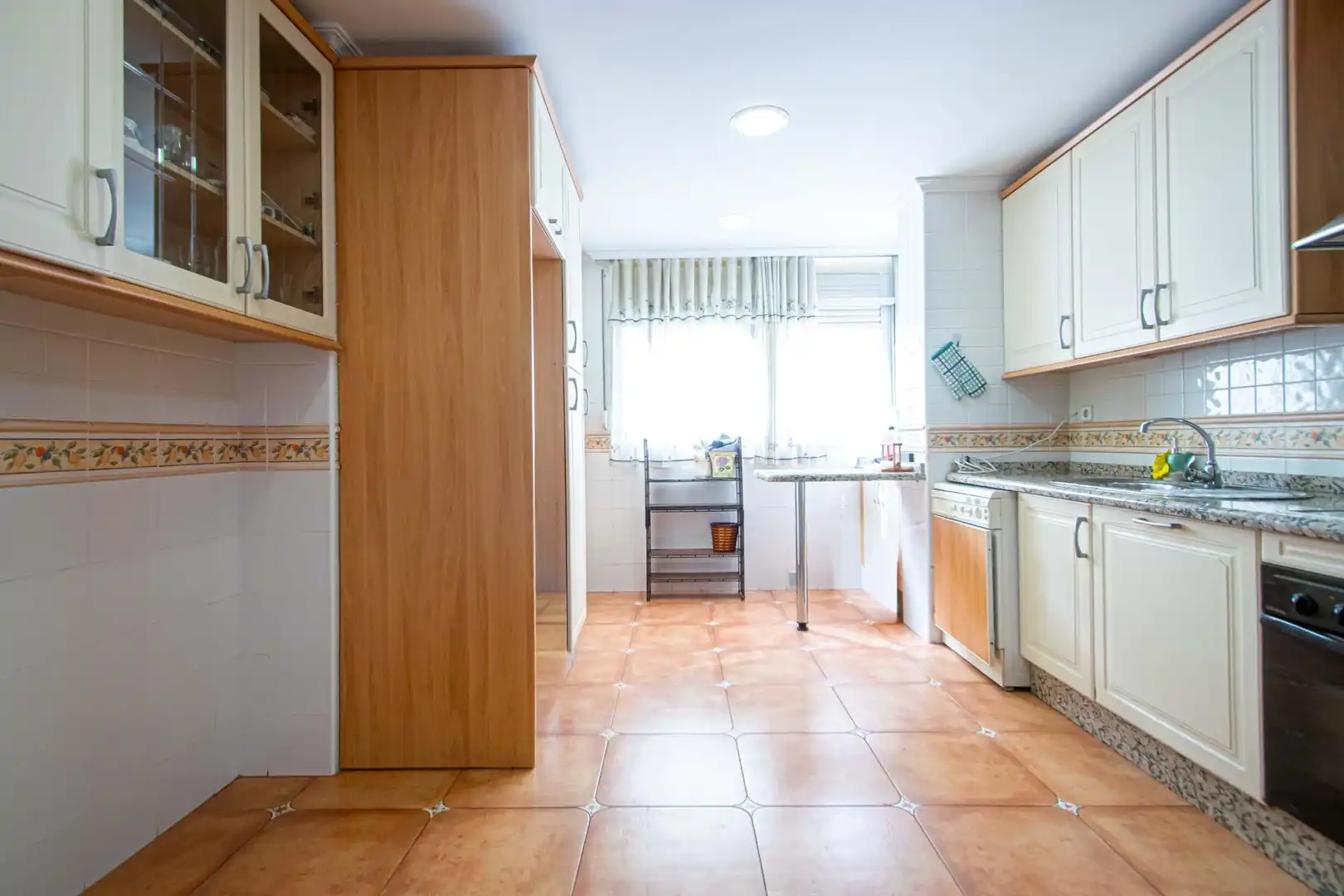 Kitchen of Flat for sale in Sevilla  with Air Conditioner, Heating and Storage room