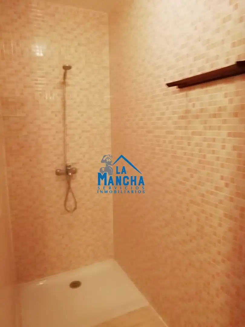 Badezimmer von Dachboden zum Verkauf in Albacete mit Klimaanlage, Heizung und Terrasse