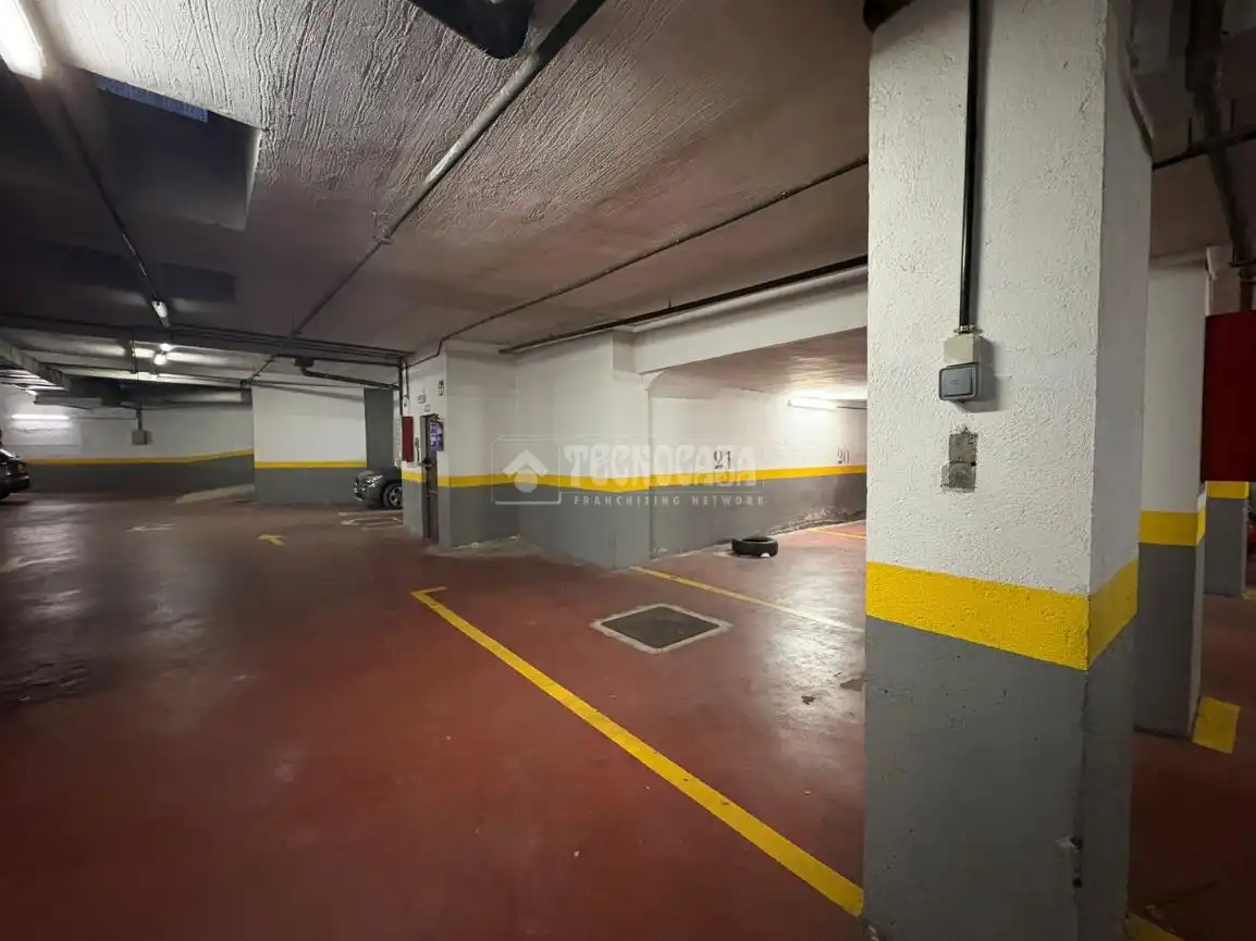 Einzelparkplatz zum Verkauf in Calle de Lérida, imagen 2