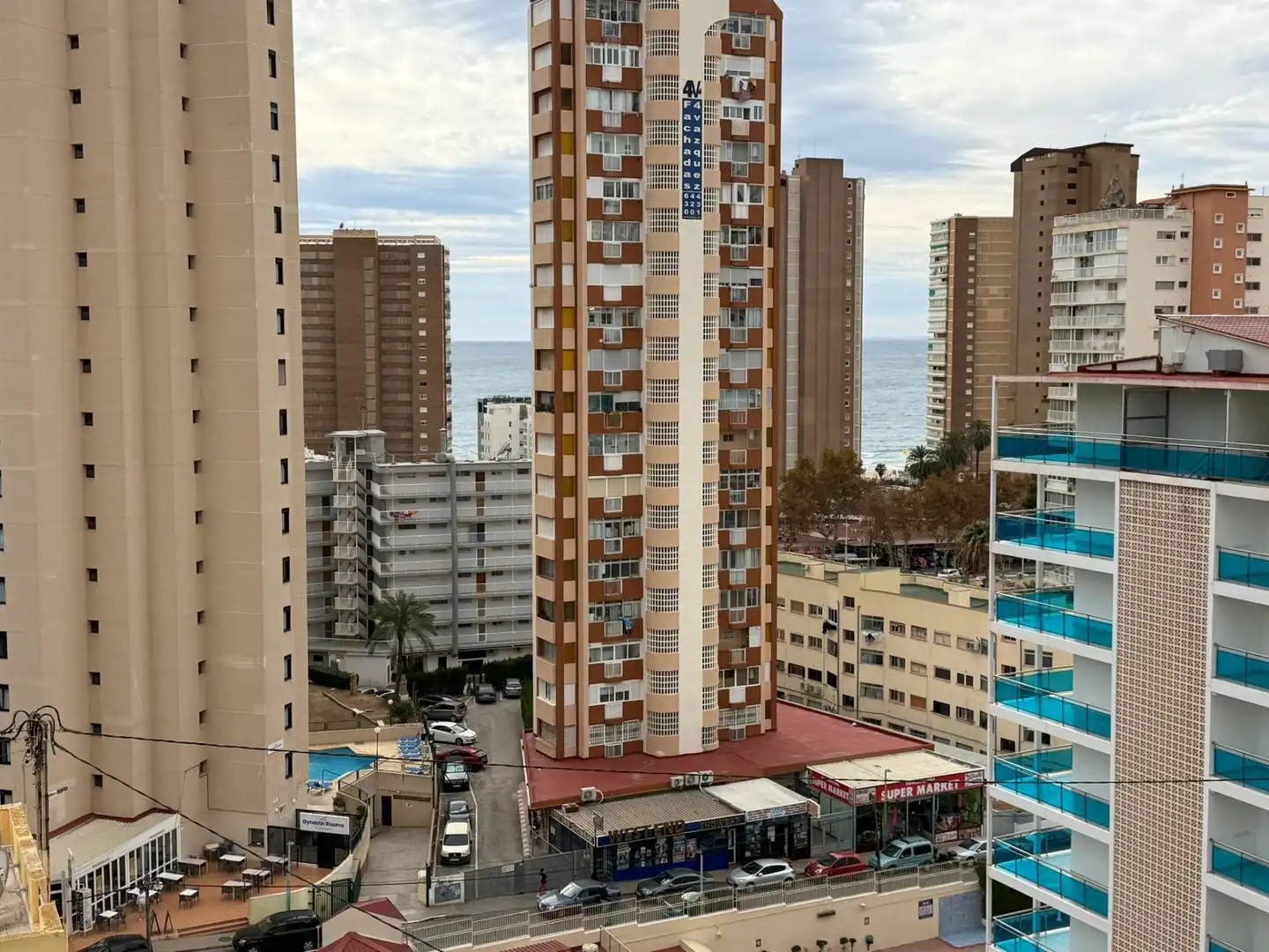 Vista exterior de Apartamento en venta en Benidorm con Aire acondicionado, Jardín privado y Terraza
