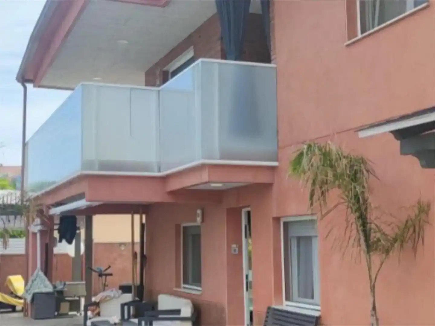 Terrasse von Einfamilien-Reihenhaus zum Verkauf in Cunit mit Klimaanlage, Schwimmbad und Balkon