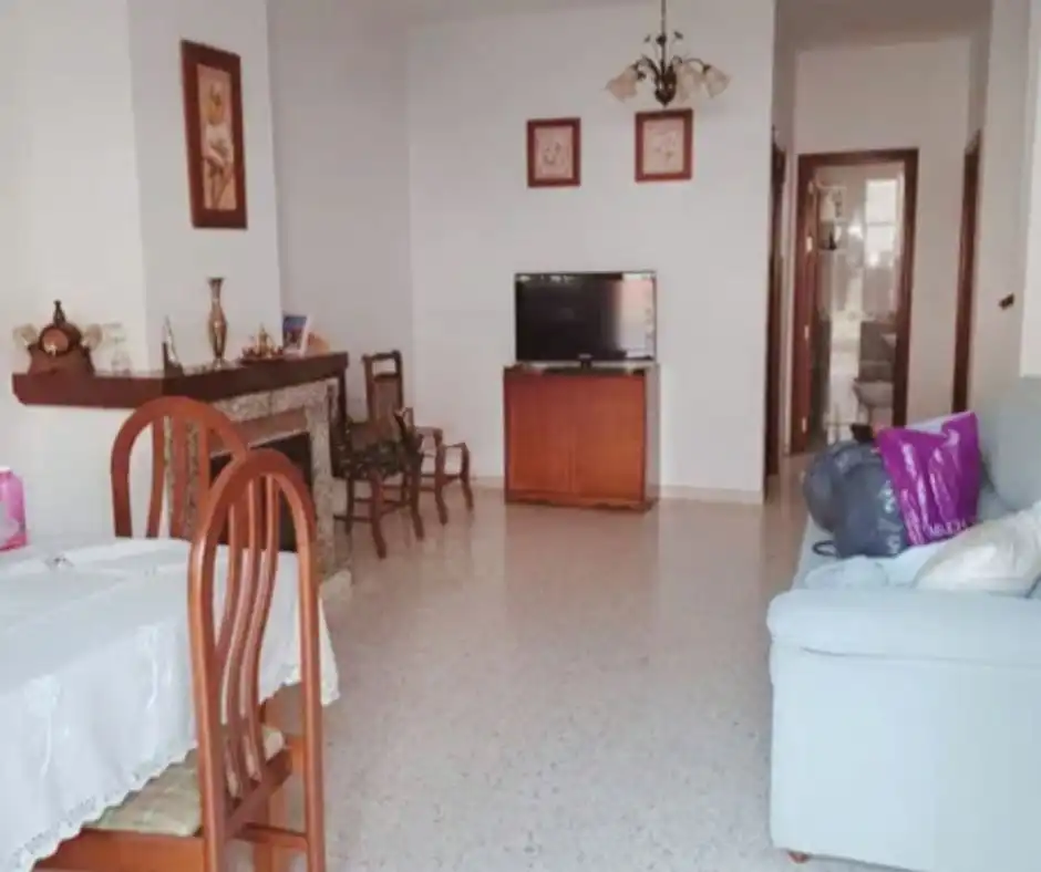 Wohnzimmer von Einfamilien-Reihenhaus zum Verkauf in San Bartolomé de la Torre mit Heizung, Terrasse und Abstellraum