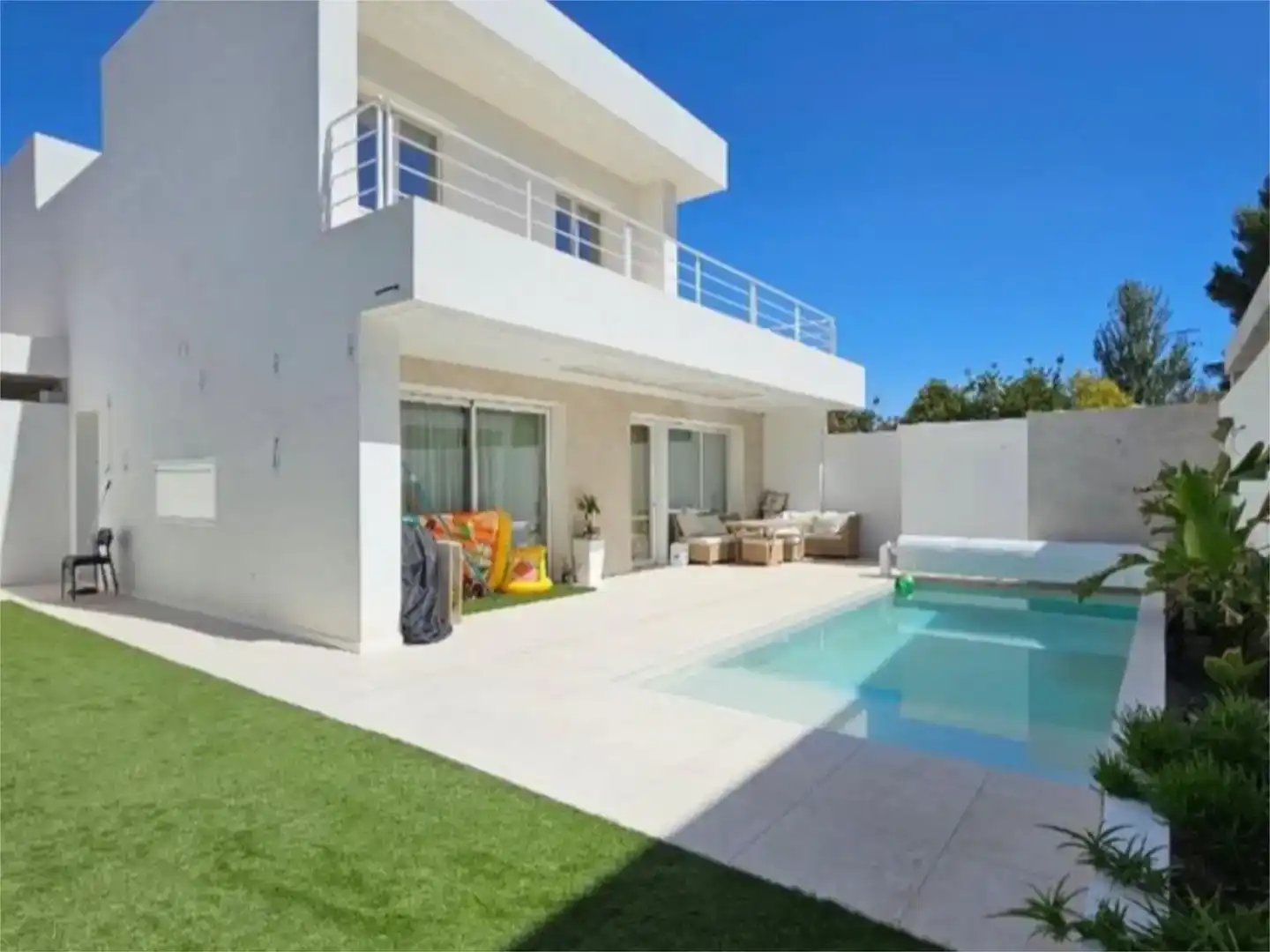 Piscina de Casa o xalet en venda en Baza amb Aire condicionat, Jardí privat i Piscina