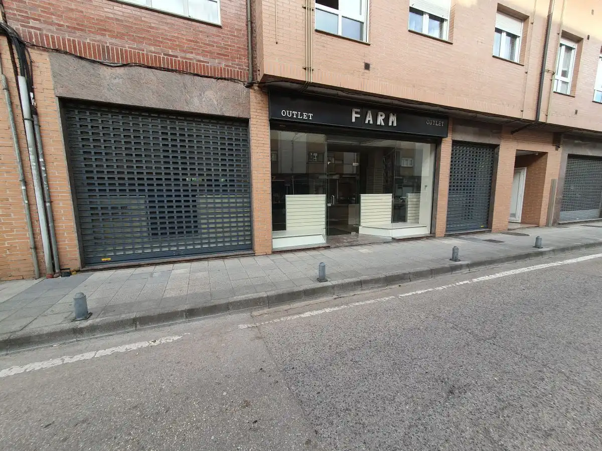Local commercial à vendre à Grado