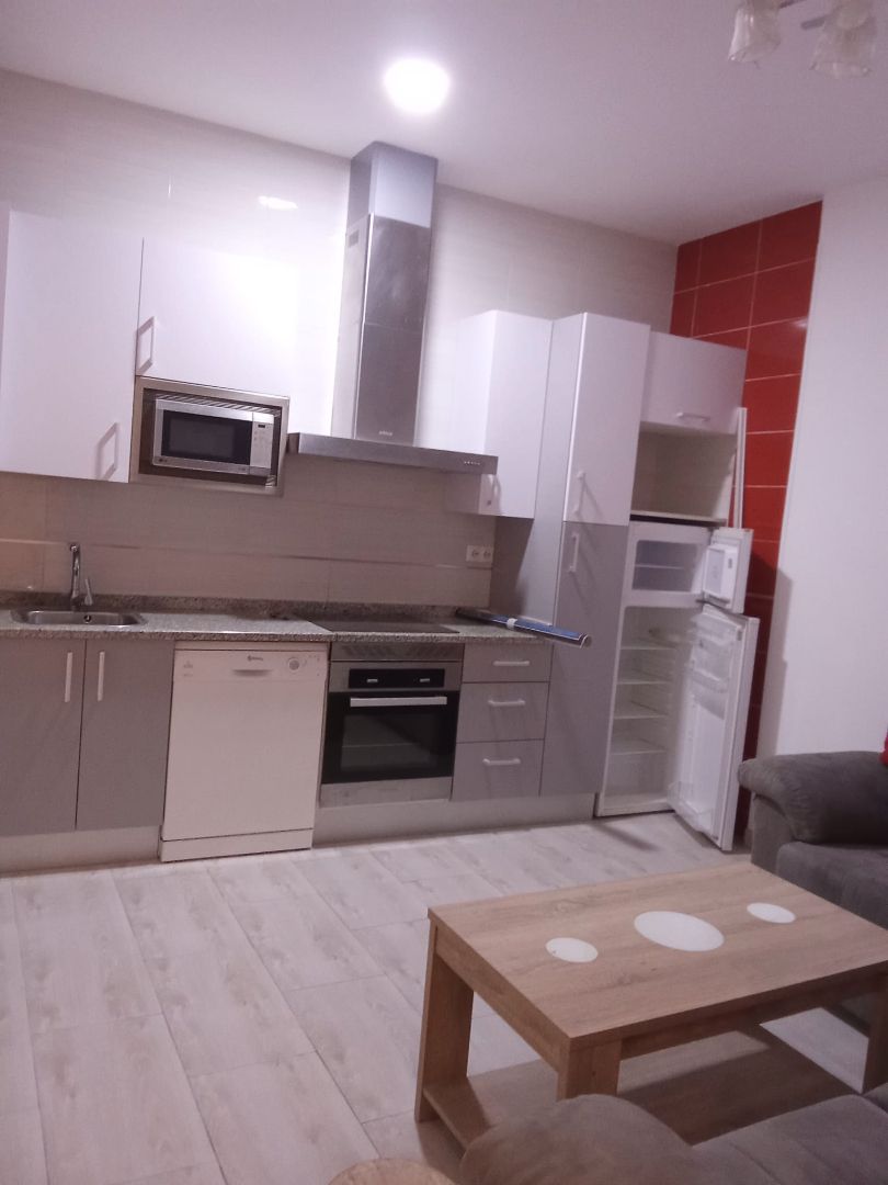 Cuina de Pis de lloguer en  Madrid Capital amb Calefacció, Moblat i Forn