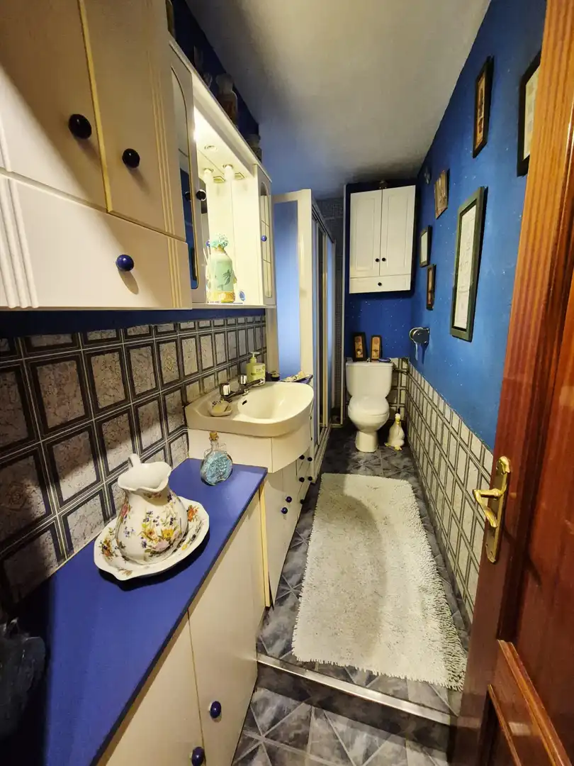 Baño de Piso en venta en Avilés con Calefacción y Trastero