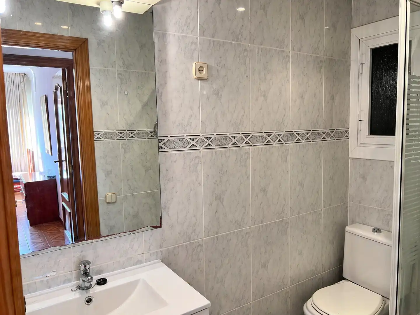Bathroom of Flat for sale in Cornellà de Llobregat