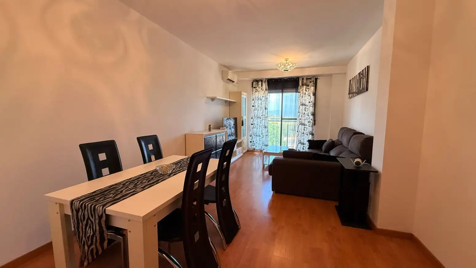 Wohnzimmer von Wohnung zur Miete in Sagunto / Sagunt mit Klimaanlage und Möbliert