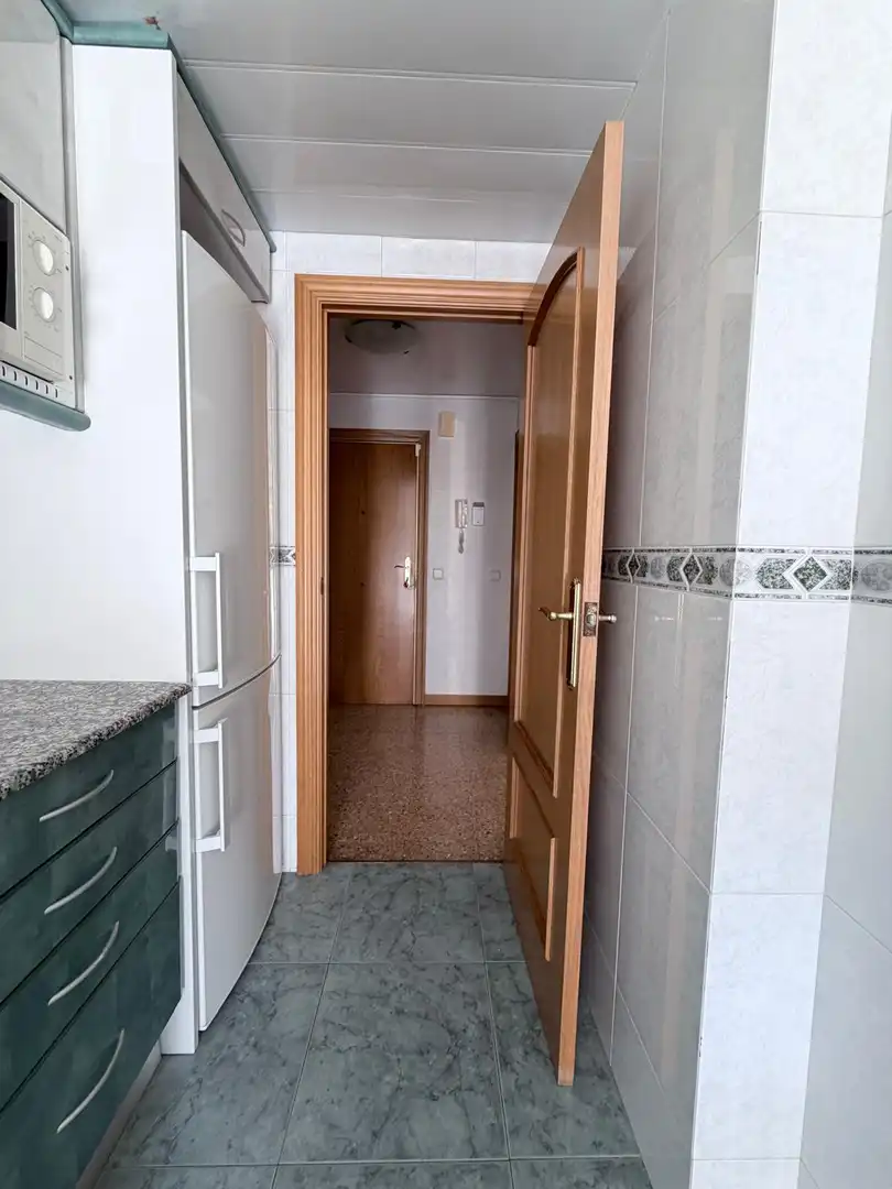 Piso en venta en L'Hospitalet de Llobregat con Calefacción y Balcón