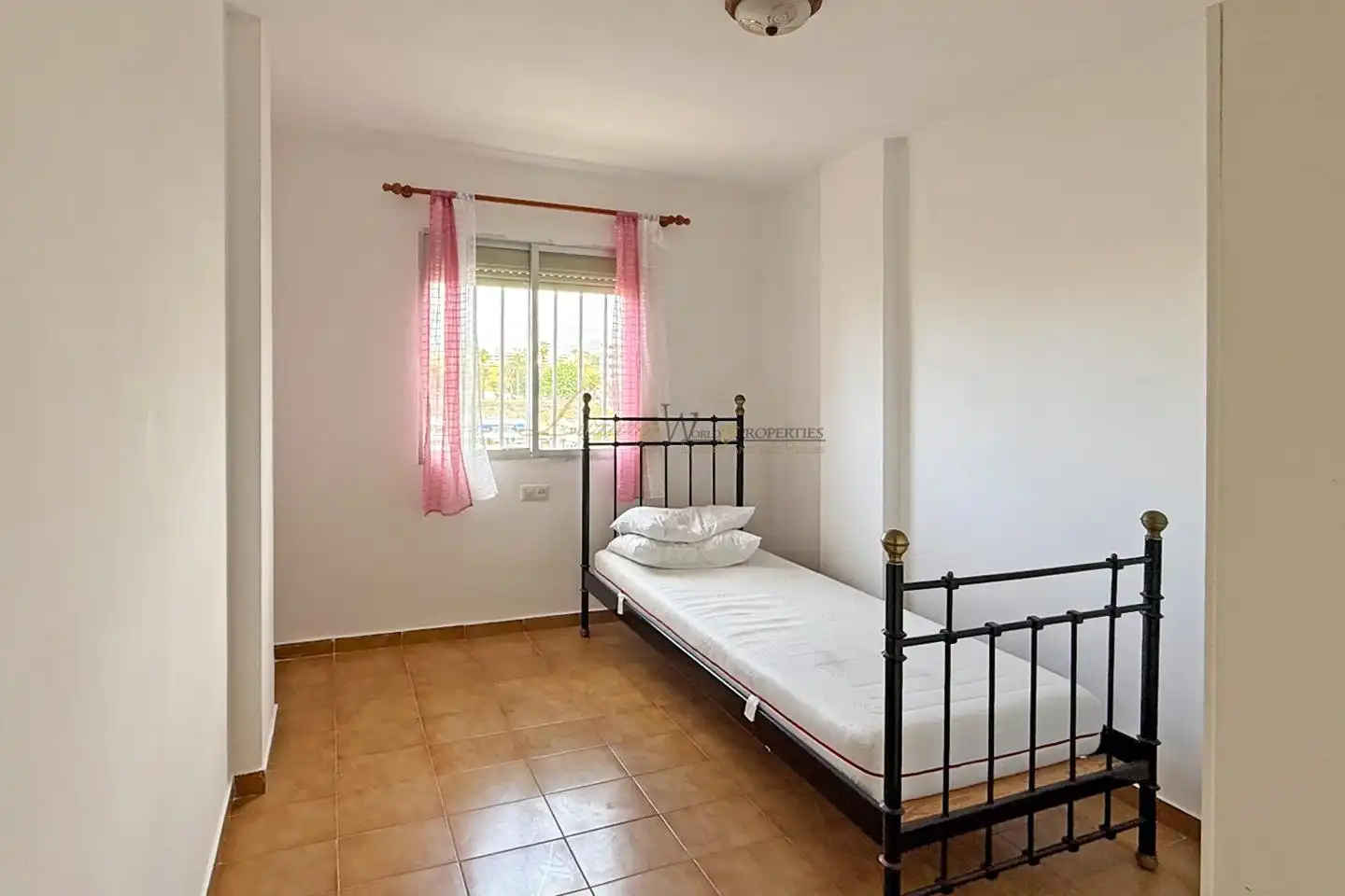 Habitación de Apartamento en venta en Arona con Terraza y Piscina comunitaria