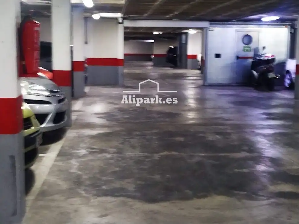 Garatge en venda a Avenida de la Albufera, Pla de la Vallonga