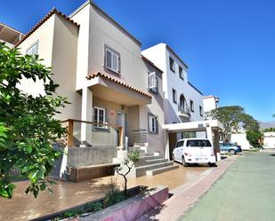 Vista exterior de Casa o xalet en venda en Santa Lucía de Tirajana amb Aire condicionat i Terrassa