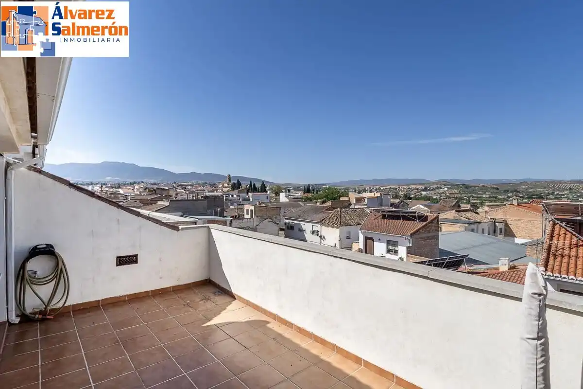 Vista exterior de Àtic en venda en Alhendín