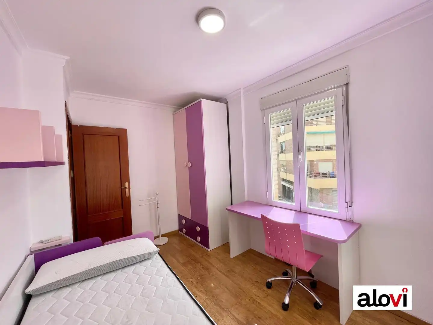 Schlafzimmer von Wohnung zur untervermieten in Granada mit Möbliert und Balkon