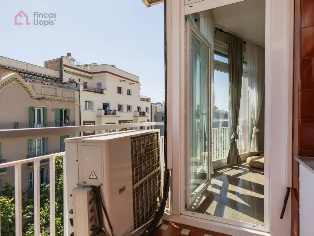 Terraza de Piso en venta en Barcelona con Balcón