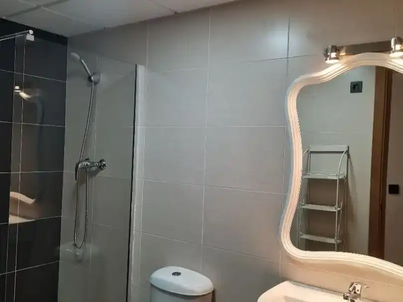 Badezimmer von Wohnung zur Miete in Tortosa mit Klimaanlage und Schwimmbad