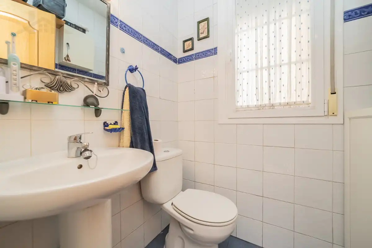 Casa aparellada amb terrassa en venda a Calle Sierra de Gredos 64, imagen 18