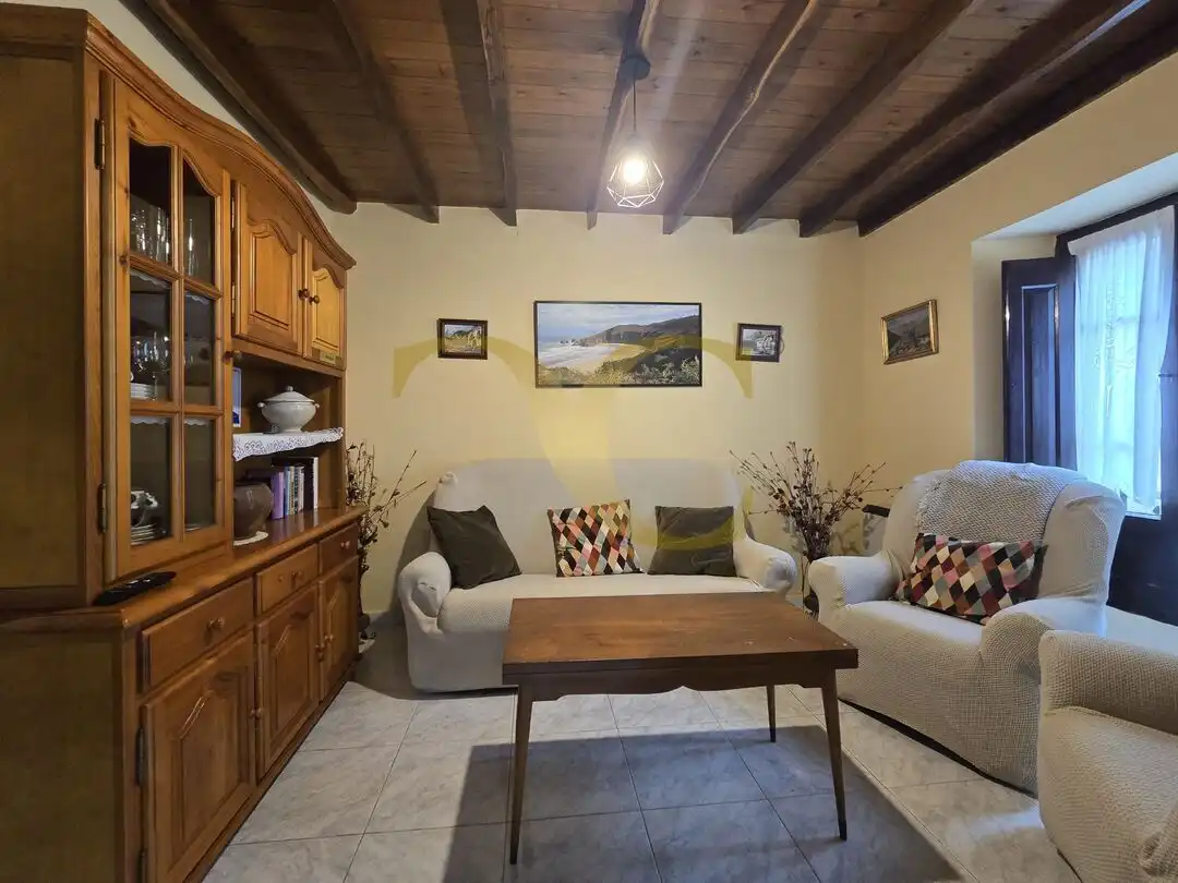 Sala de estar de Casa o chalet en venta en Llanes con Calefacción, Jardín privado y Terraza