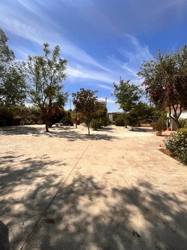 Vista exterior de Casa o xalet en venda en Córdoba amb Aire condicionat, Jardí privat i Terrassa