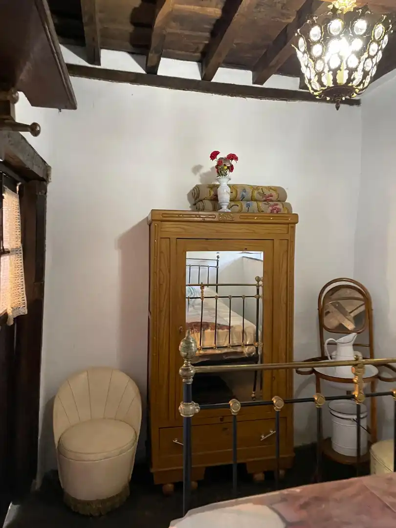 Habitación de Casa adosada en venta en Polaciones con Amueblado, TV y Balcón