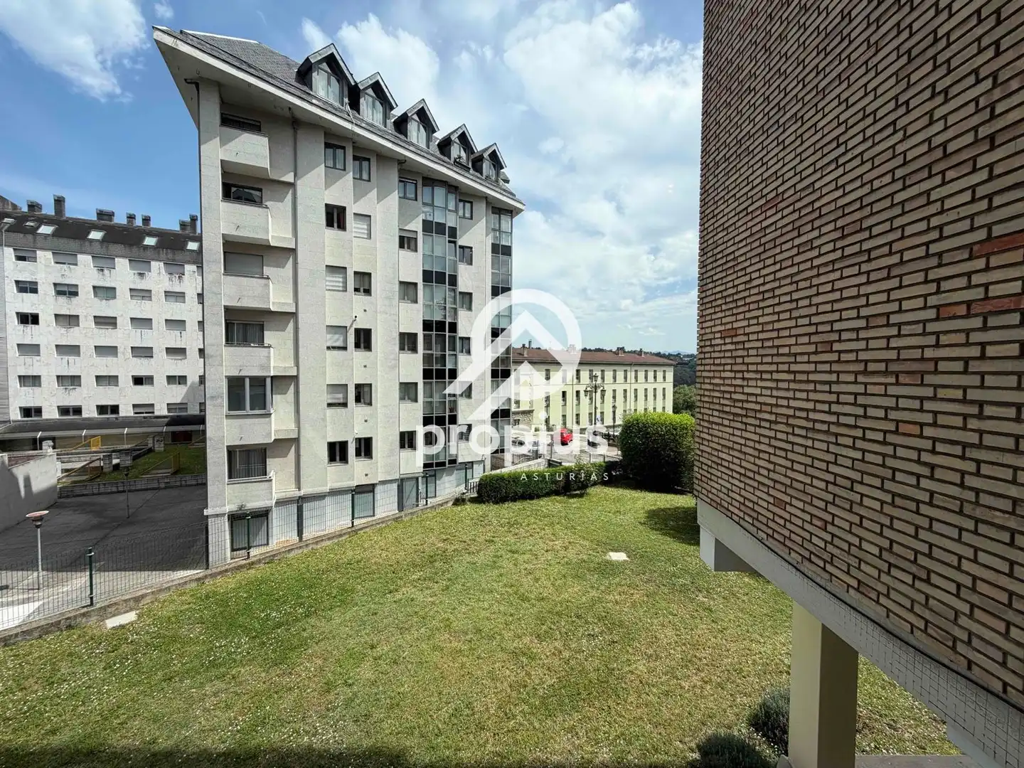 Exterior view of Flat for sale in Oviedo   with Heating, Parquet flooring and Oven