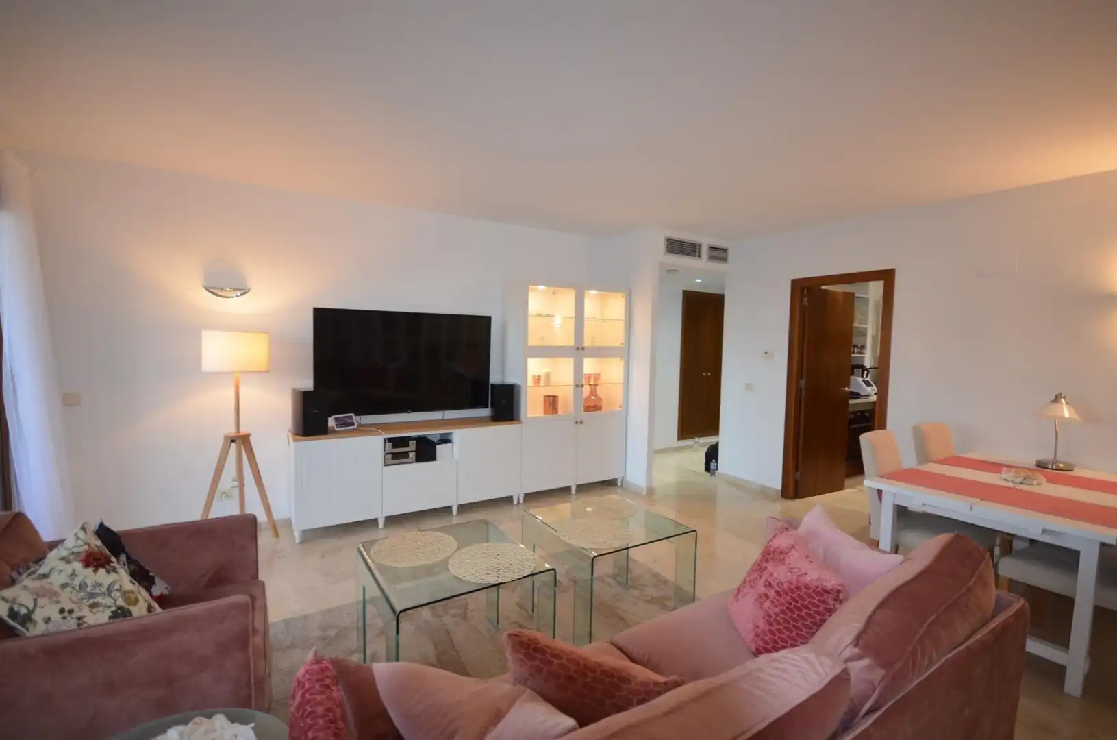 Sala d'estar de Pis en venda en Torrevieja amb Calefacció, Terrassa i Moblat