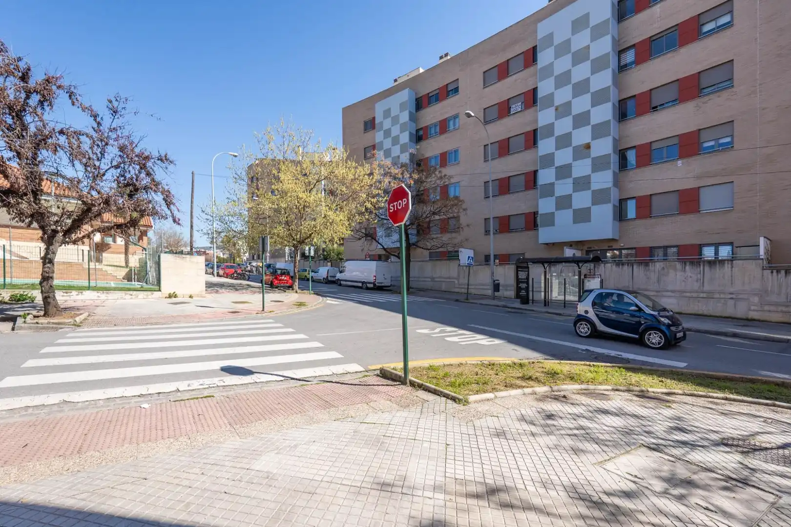 Exterior view of Flat for sale in Granada  with Air Conditioner, Heating and Private garden