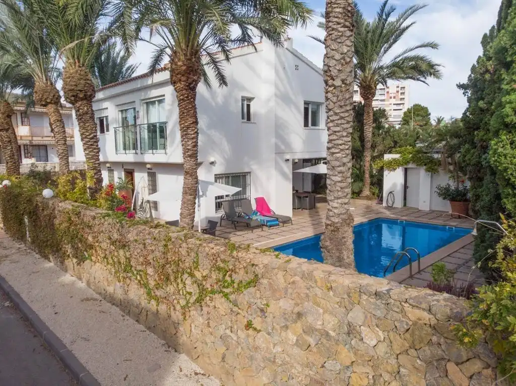 Vista exterior de Casa o xalet en venda en Águilas amb Aire condicionat, Calefacció i Jardí privat