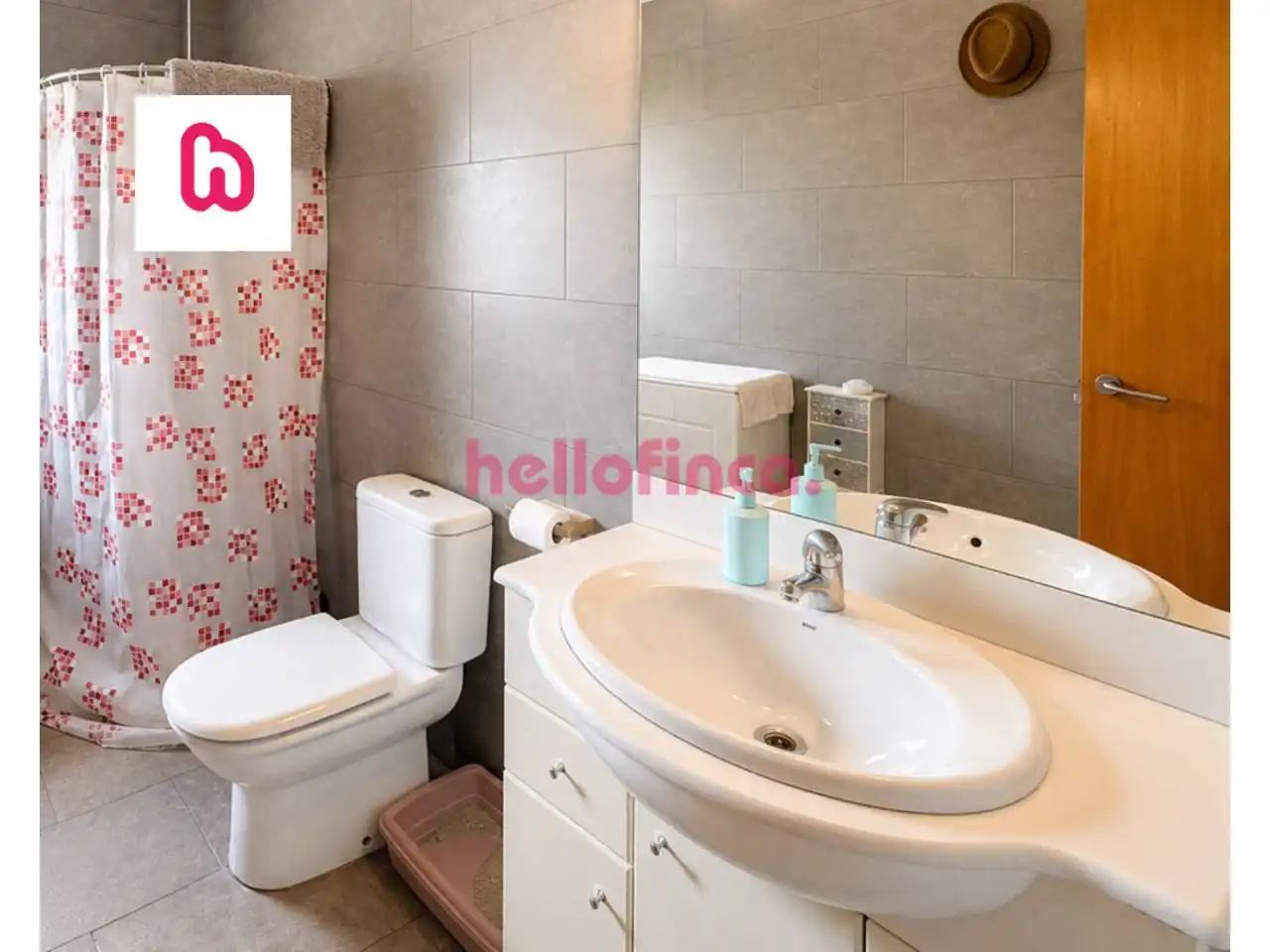Bathroom of Flat for sale in Montesquiu  with Heating and Alarm