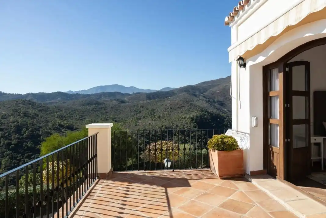 Terraza de Casa adosada en venta en Benahavís con Aire acondicionado, Jardín privado y Terraza