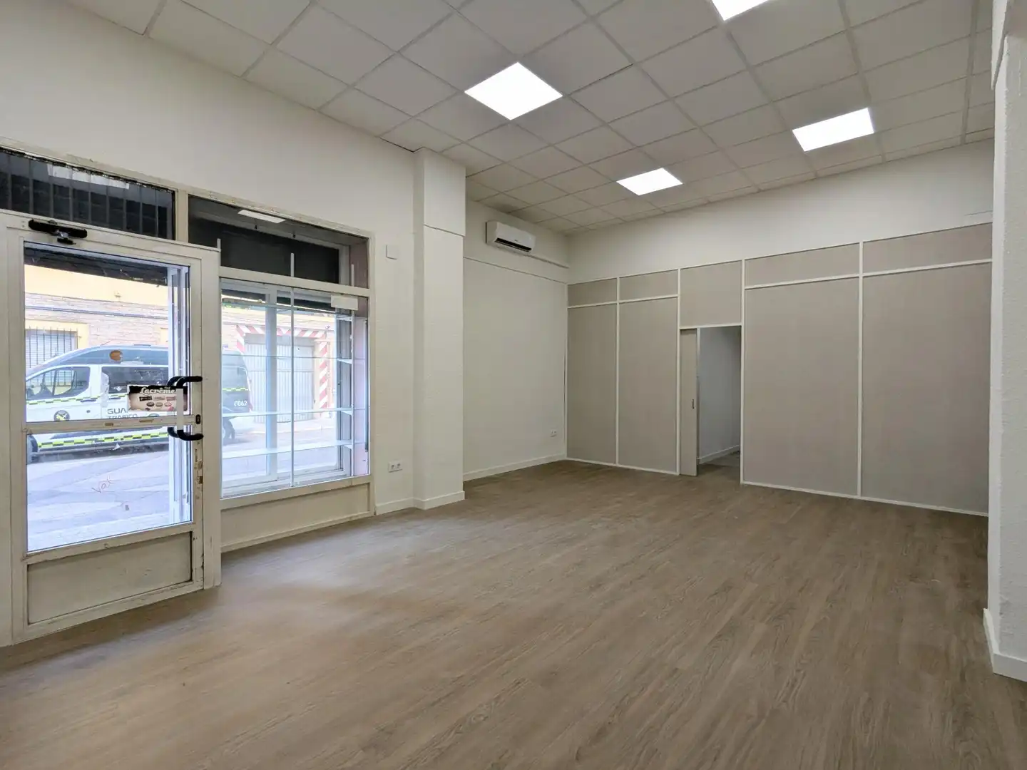 Commercial properties for rent in Valencia  with Air Conditioner