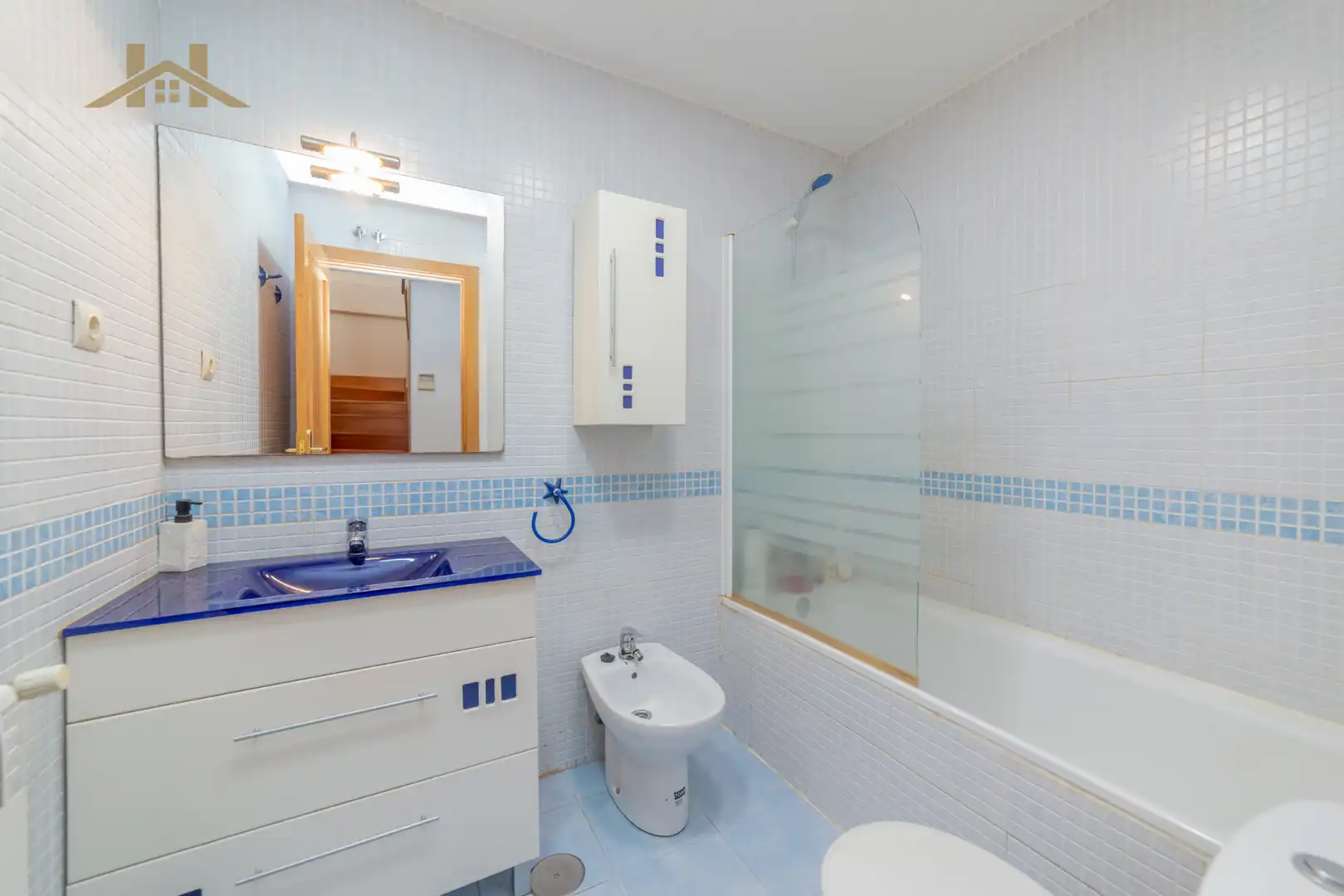 Bathroom of Detached homes for sale in Parla  with Air Conditioner, Heating and Private garden