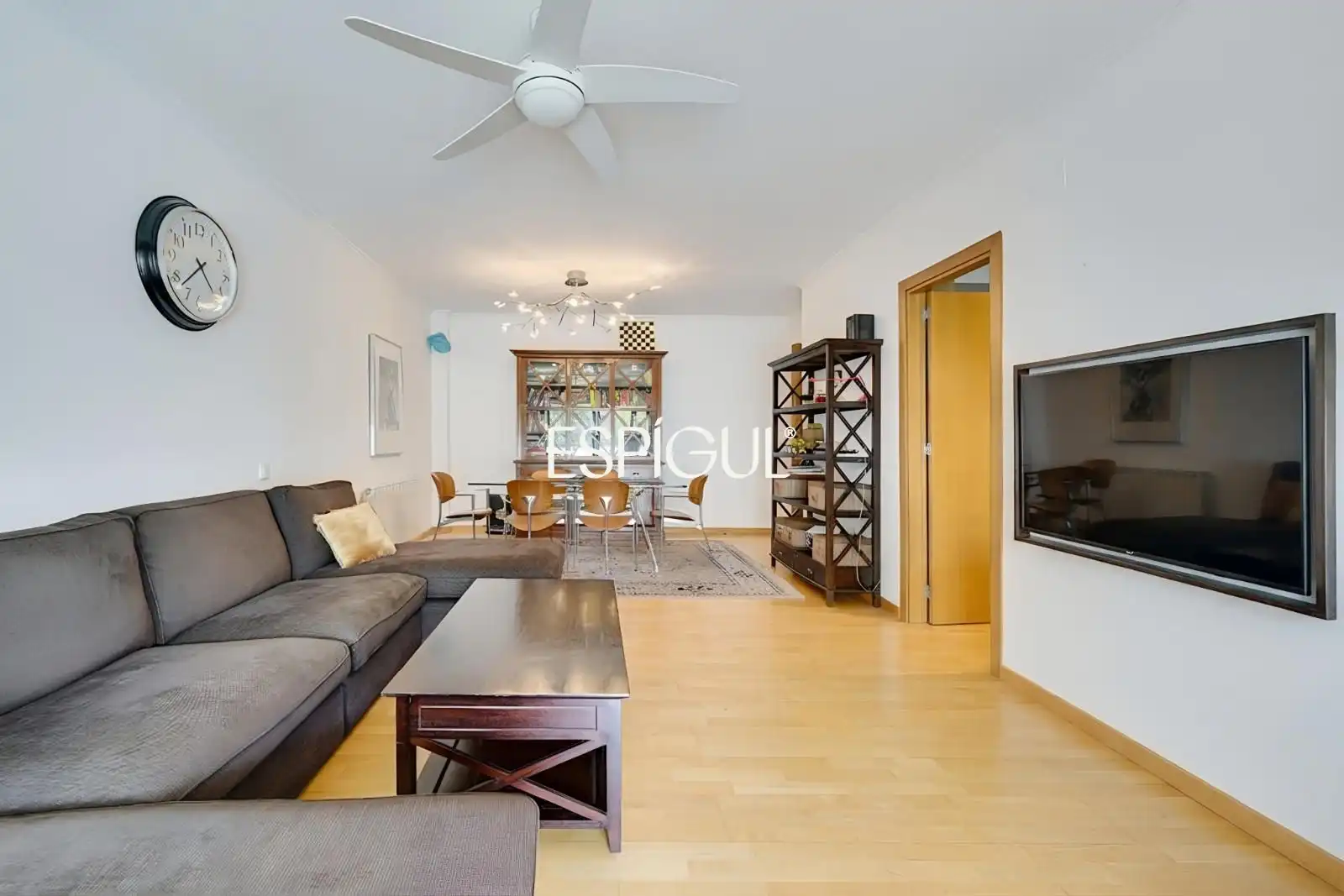 Sala de estar de Piso en venta en Sant Cugat del Vallès con Calefacción, Parquet y Terraza