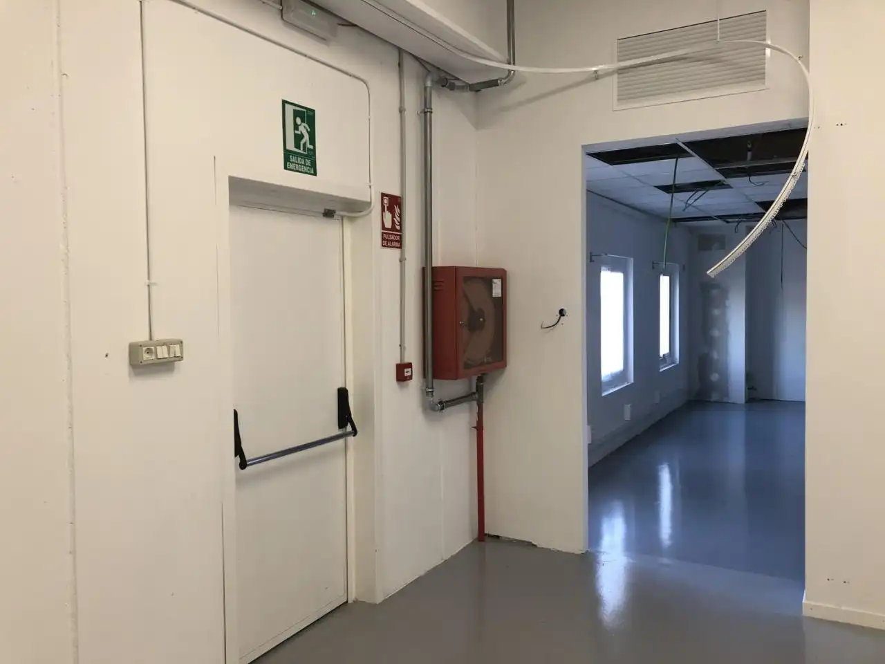 Nave industrial de alquiler en Barcelona con Calefacción y Alarma