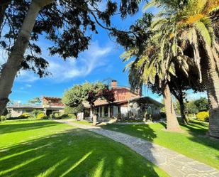 Vista exterior de Casa o xalet en venda en Getxo  amb Jardí privat, Terrassa i Traster