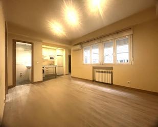 Exterior view of Apartment for sale in  Madrid Capital  with Air Conditioner and Heating