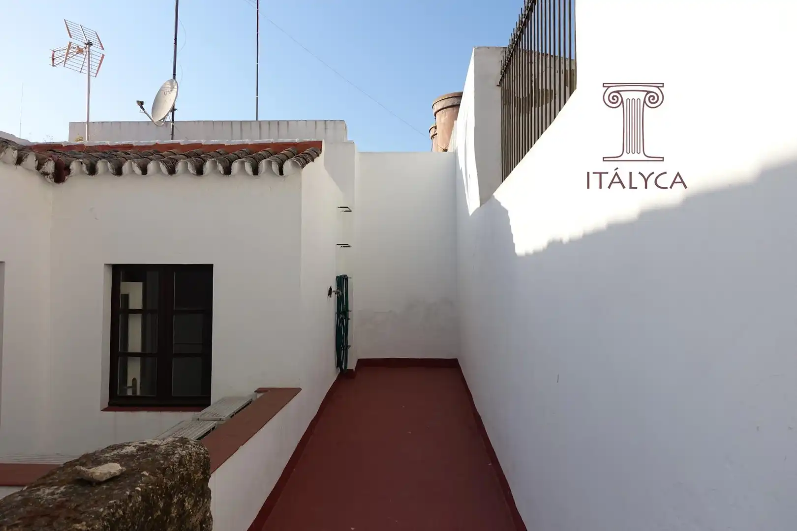Vista exterior de Àtic de lloguer en Sevilla amb Terrassa