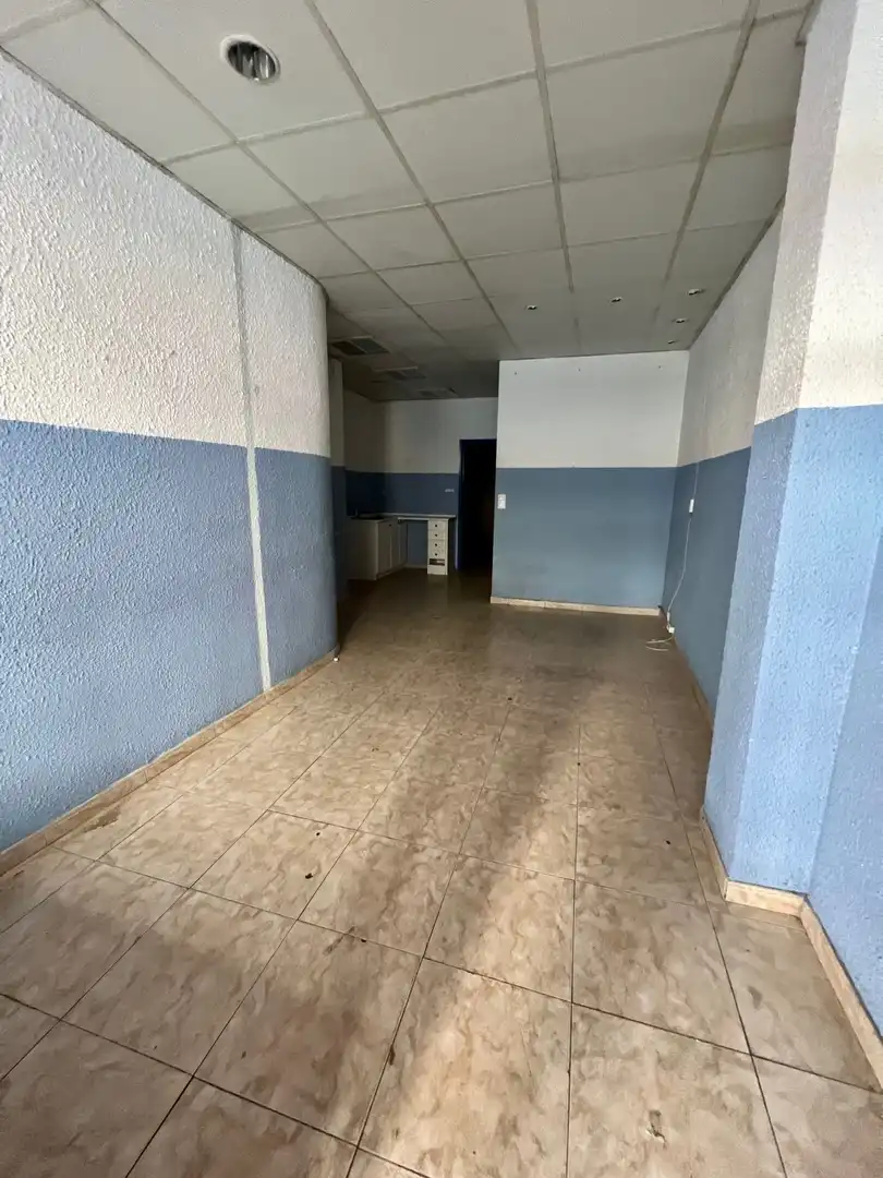 Local comercial de lloguer a Calle de Daroca, imagen 2