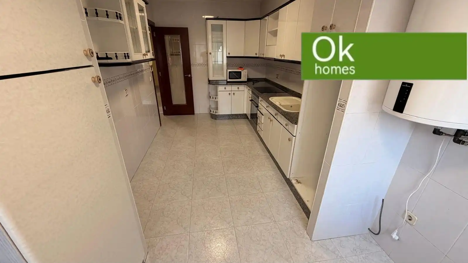 Kitchen of Flat for sale in Arteixo  with Furnished, Oven and Microwave